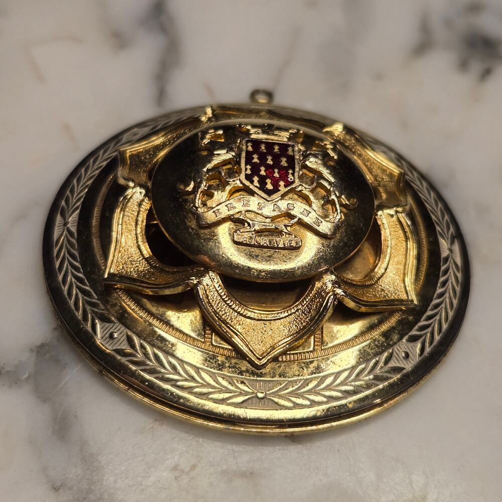 Vintage Bretagne France Heraldic Crest Medallion Pendant Gold Tone - Picture 4 of 9